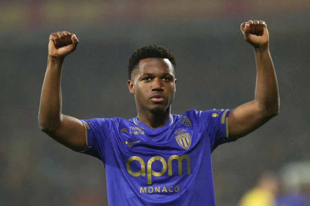 Lens cai diante do Mónaco e arrisca perder comando para o PSG