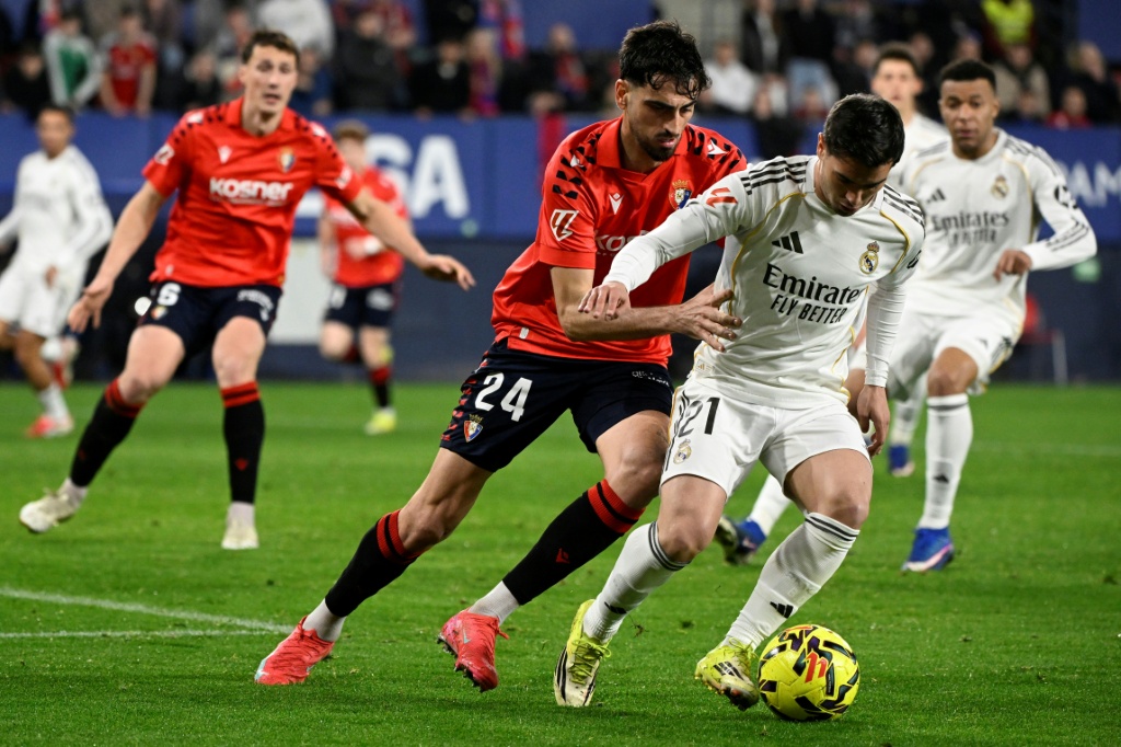 En Espagne Real Madrid chute face a Osasuna Barcelone peut recuperer la tete