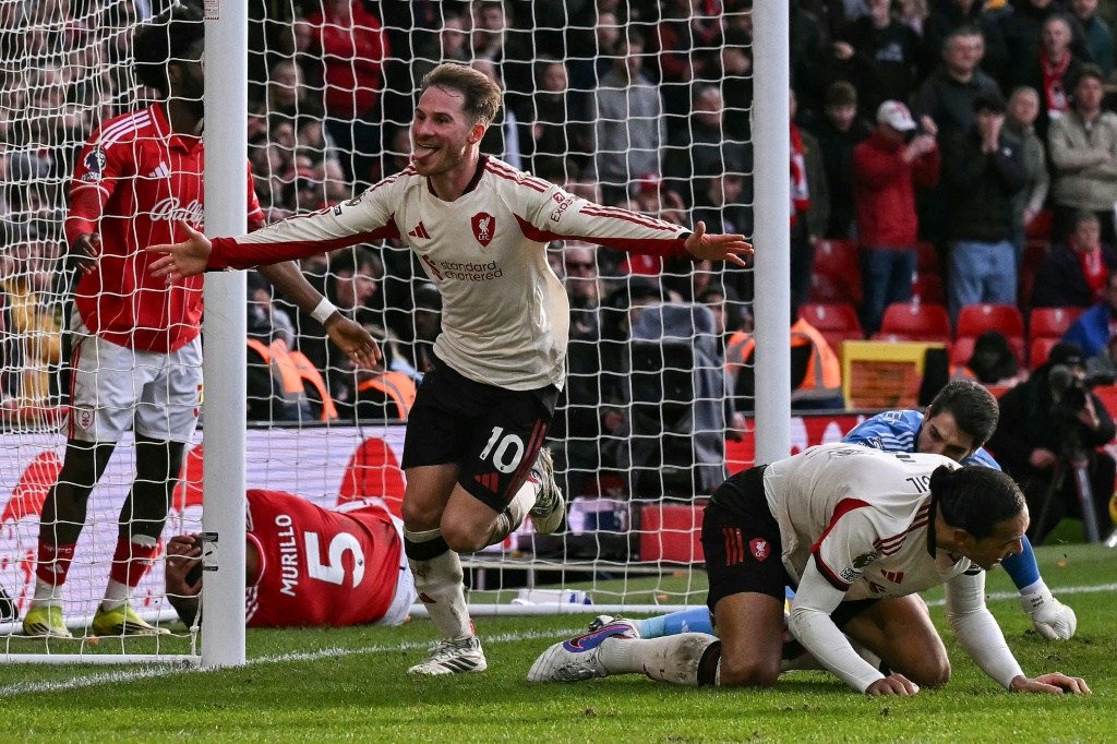 Lo spettacolo finale del Liverpool annienta il Nottingham Forest