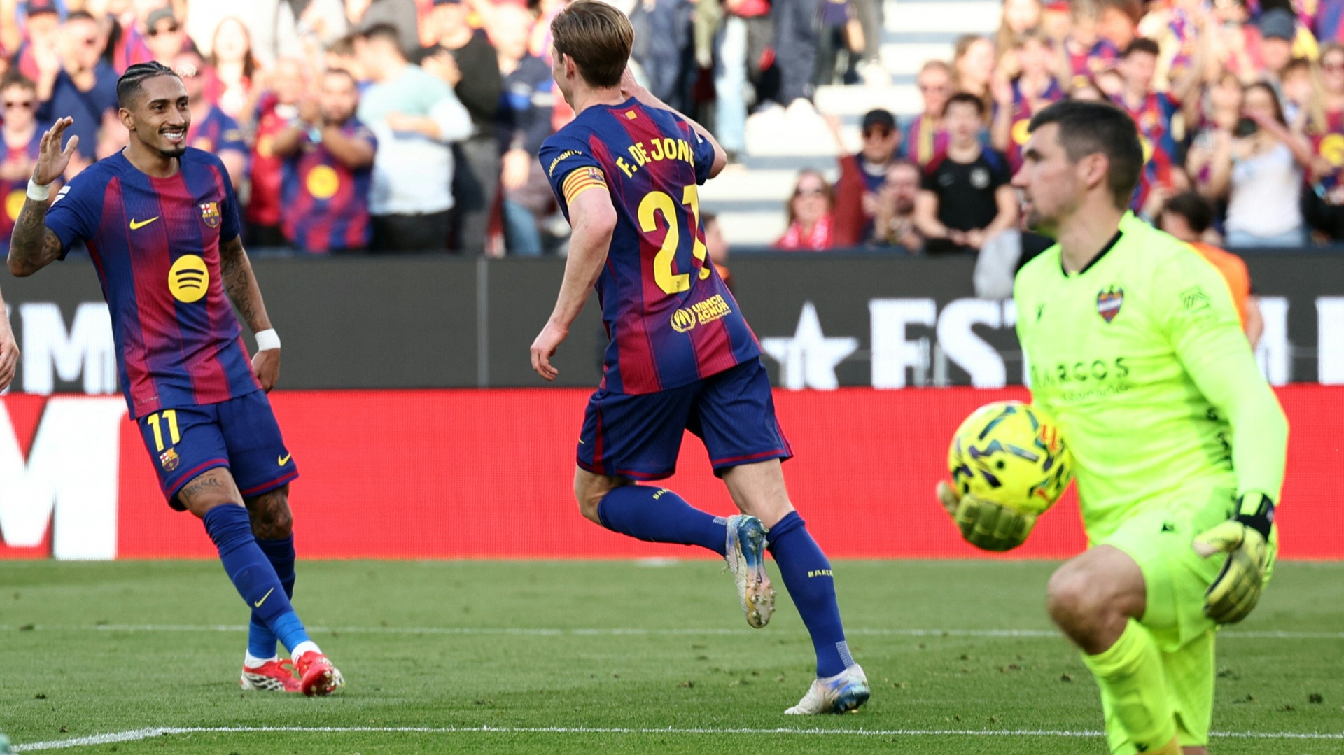 Barcelona wieder Tabellenfuehrer in La Liga