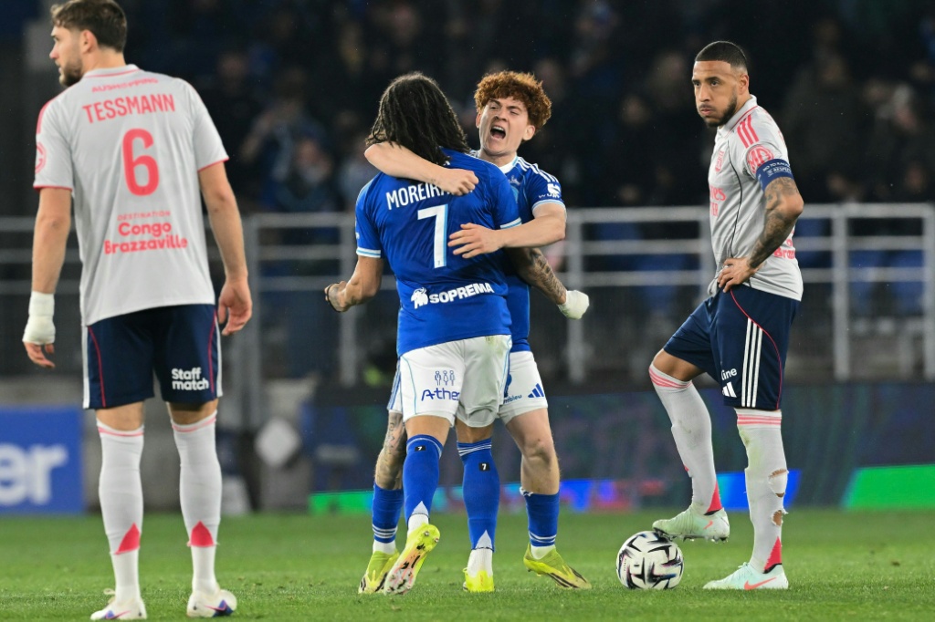 Ligue 1 Strasbourg brille et interrompt la série de Lyon