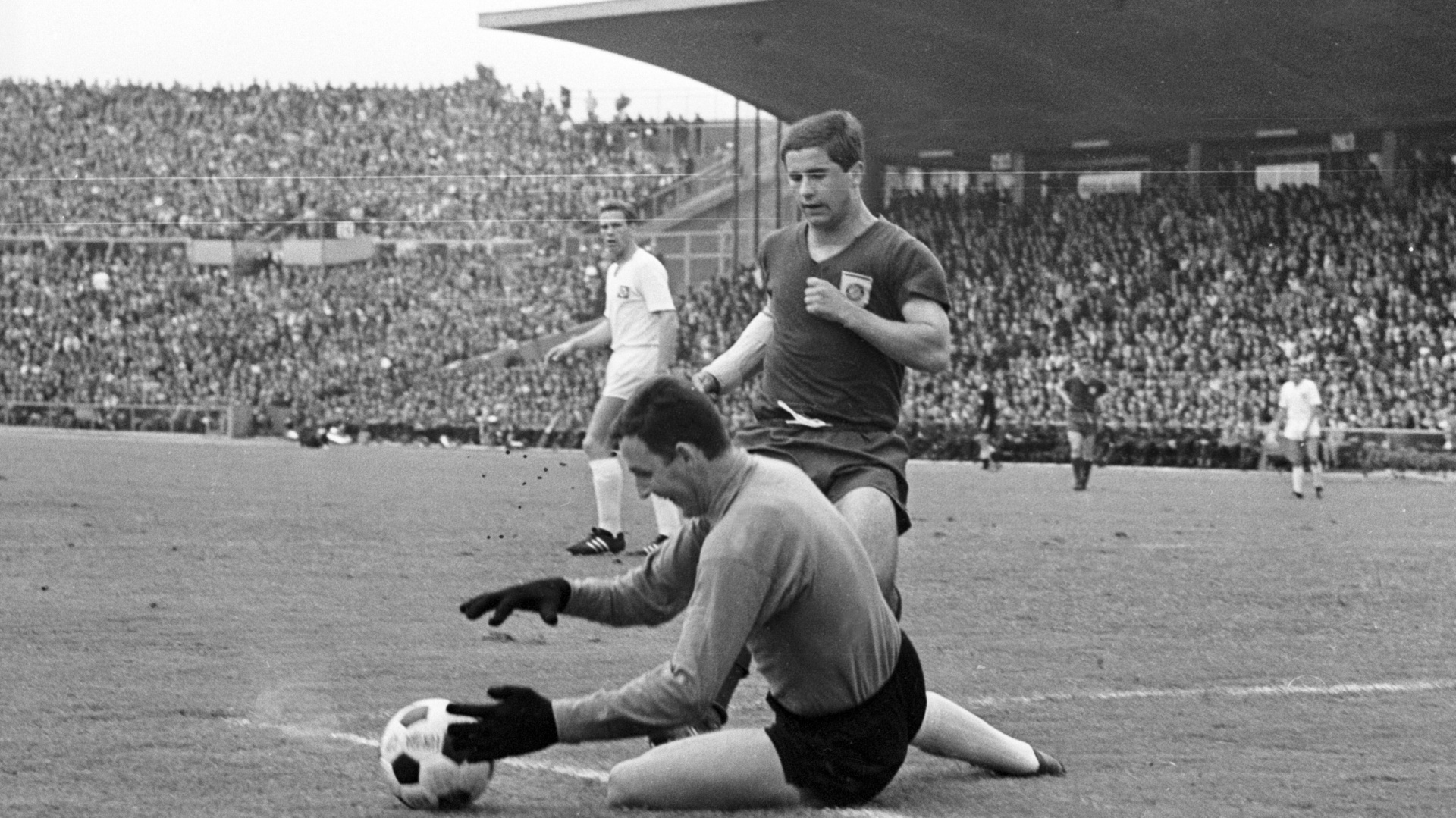 HSV nimmt Abschied von Vereinslegende Schnoor