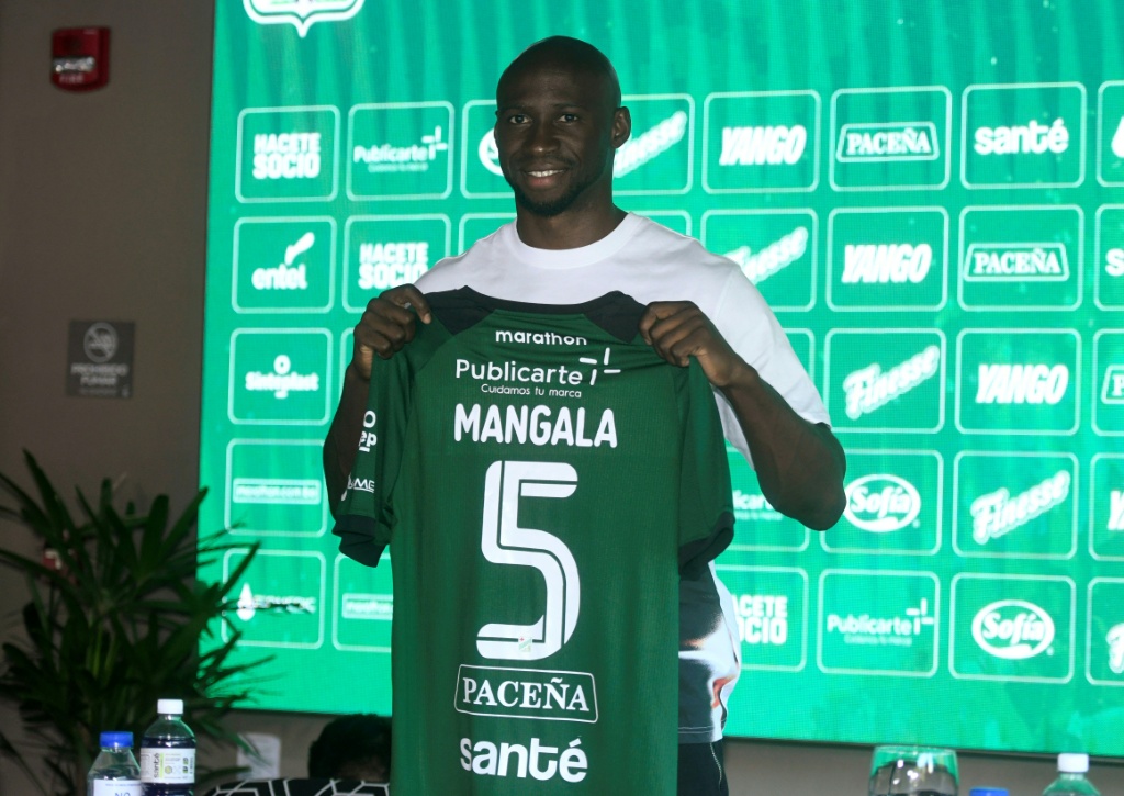 El francés Mangala afirma que no llegó solo para turismo en su debut con Oriente Petrolero en Bolivia