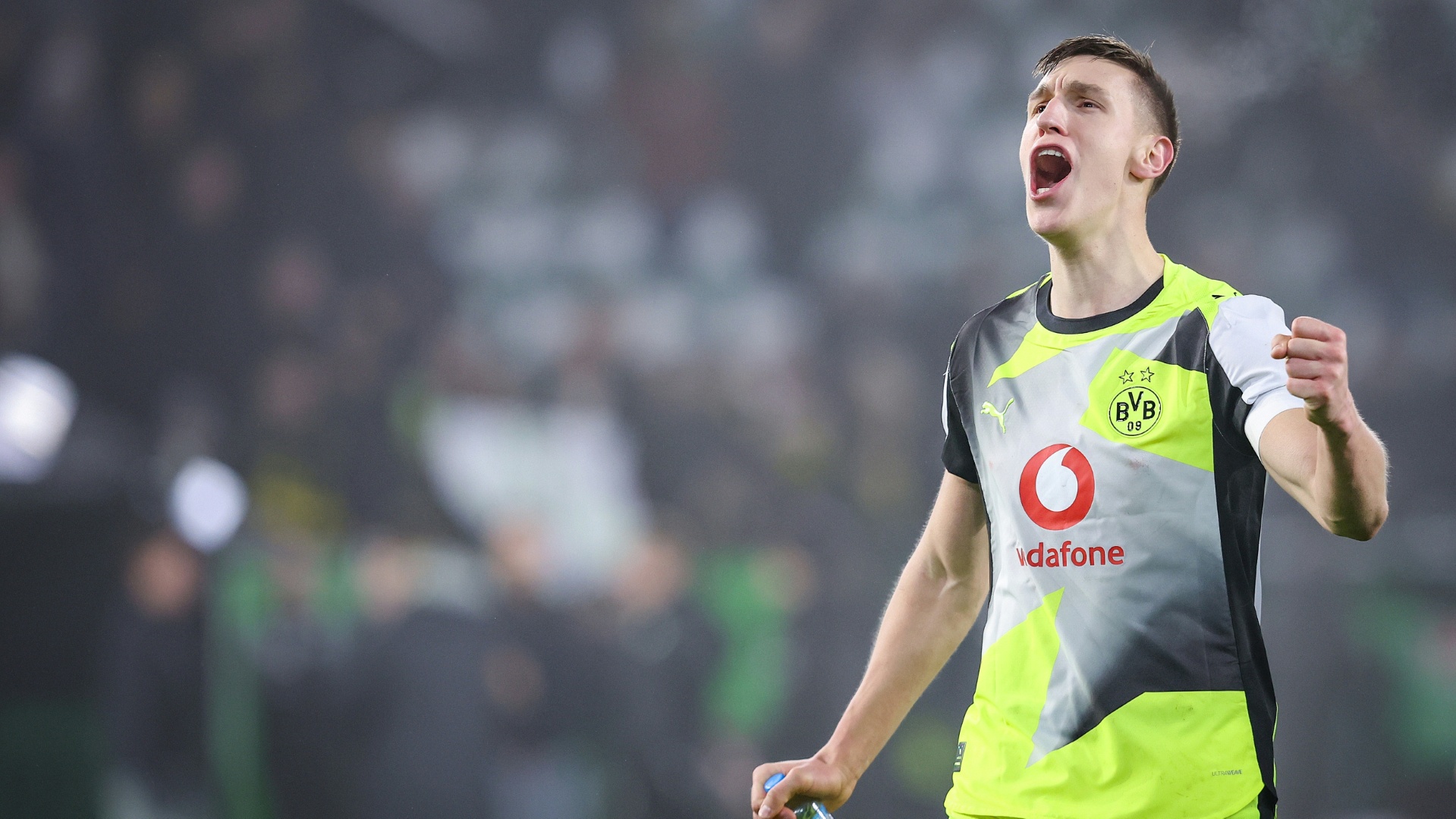 Schlotterbeck kehrt bei Dortmund ein, Urbig in Bayerns Tor