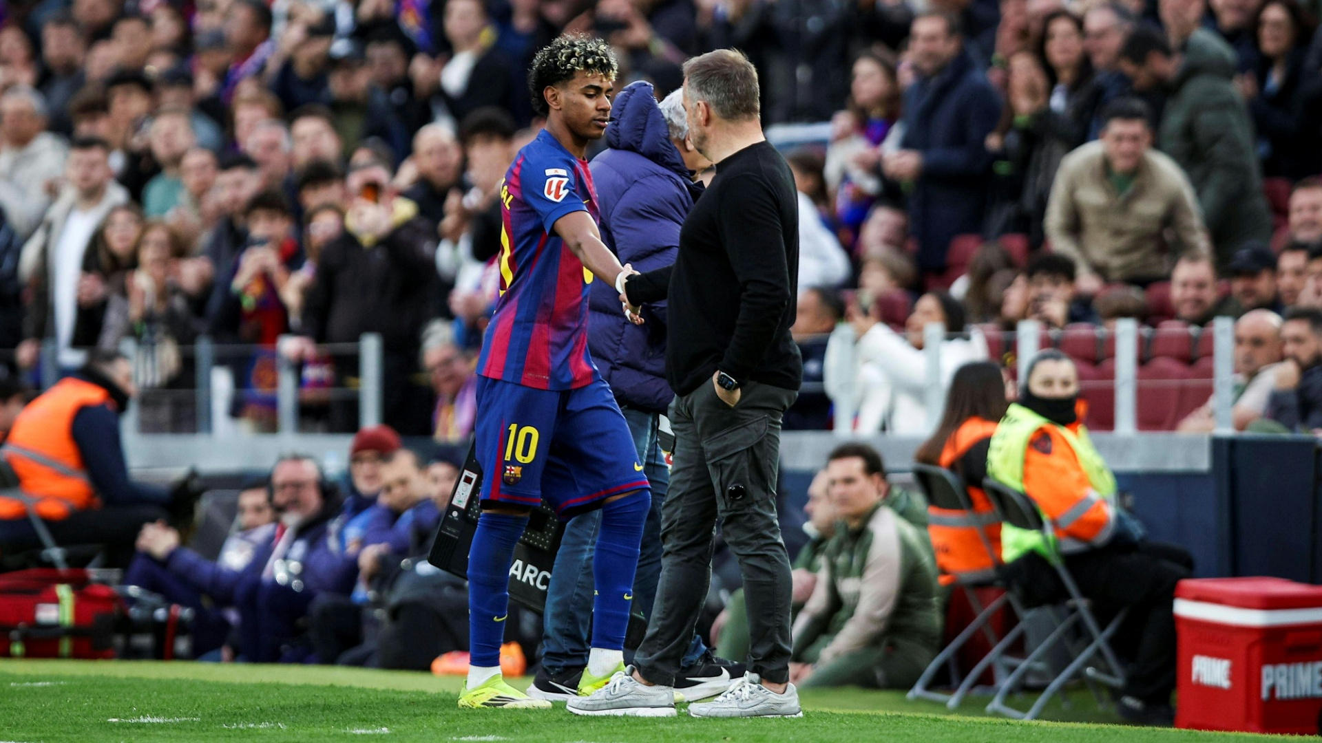 "Perfekt für das Team": Flick rühmt Dreierpacker Yamal