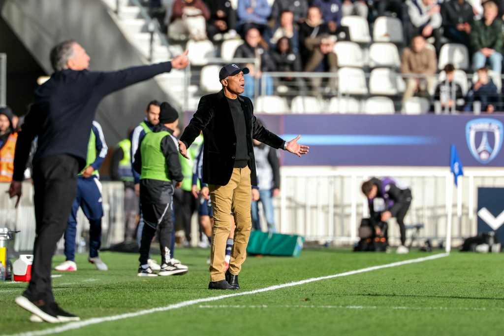 Ligue 1 le Paris FC respire mieux face à Nice pour le debut de Kombouaré