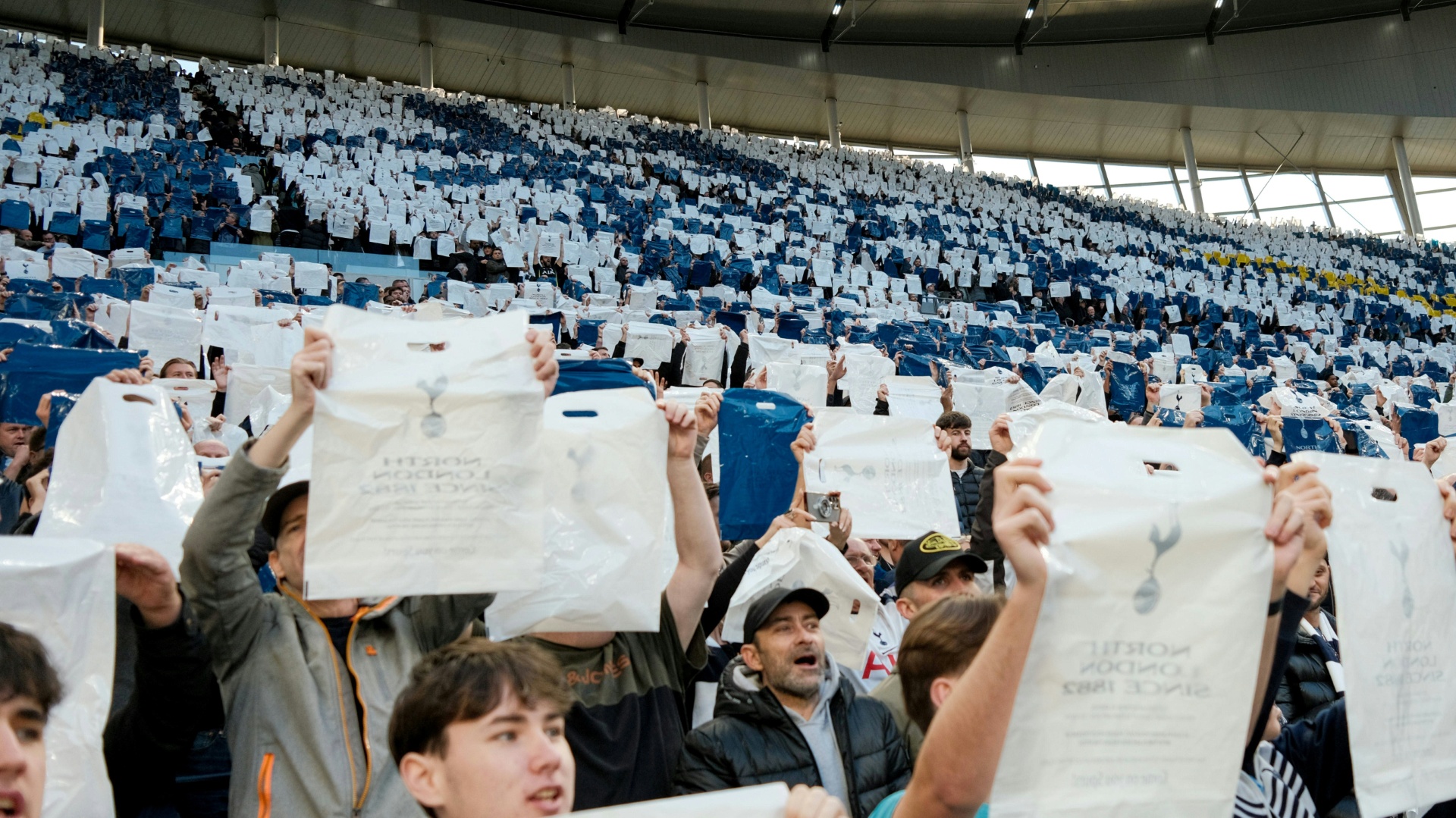 Tottenham Hotspur bestraft wegen Hitlergruß in Frankfurt