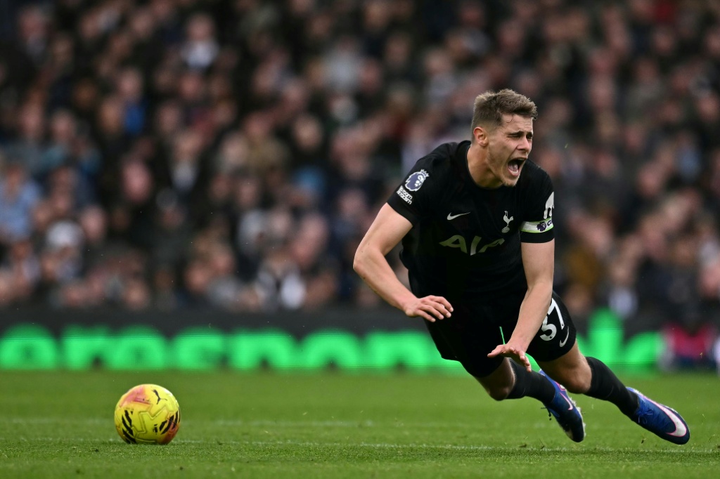 Tottenham, un gigante del fútbol inglés al borde del abismo