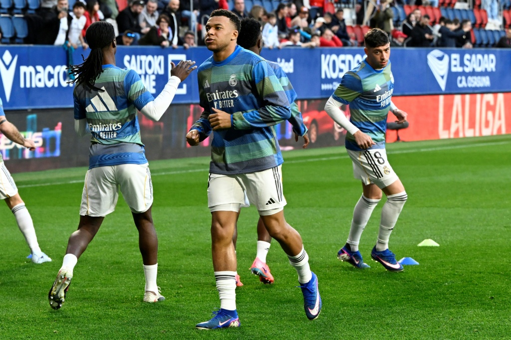 Real Madrid Yıldızı Mbappé Diz Sakatlığı Tedavisi İçin Paris'e Gitti