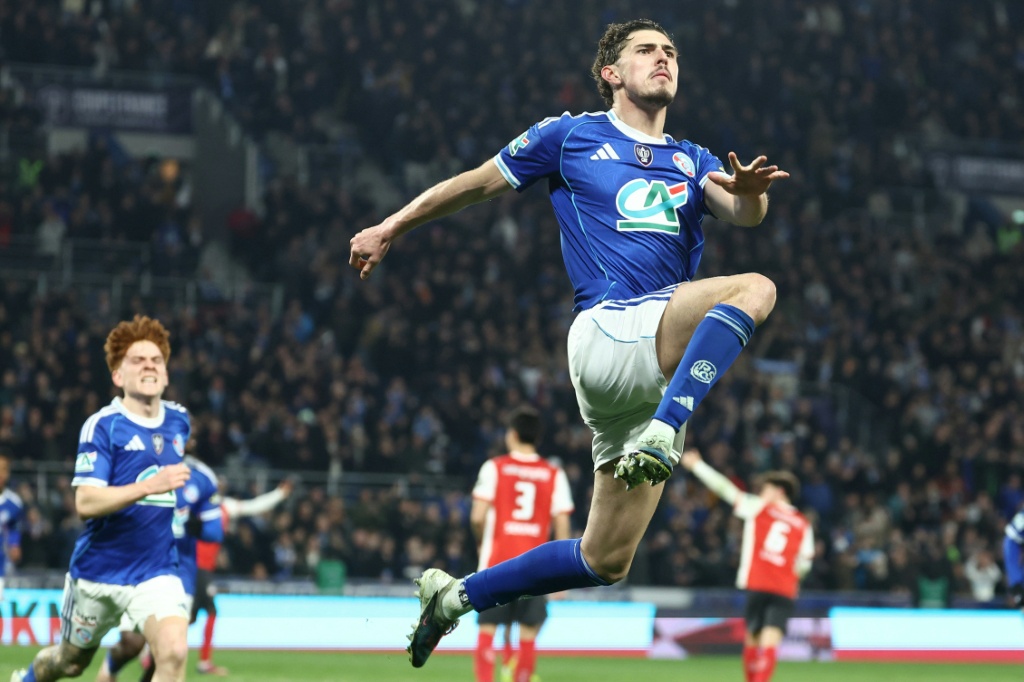 Strasbourg uspěl z penalty proti Reimsu ve francouzském poháru