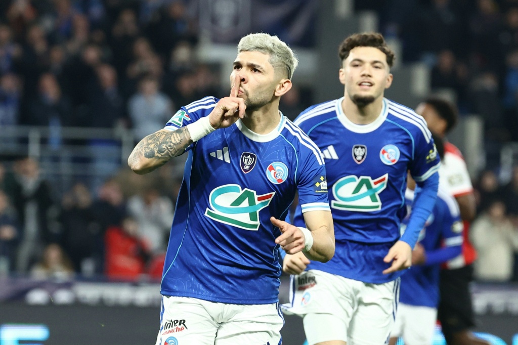 Strasbourg derrota Reims por 2-1 e avança para as semifinais da Taça de França