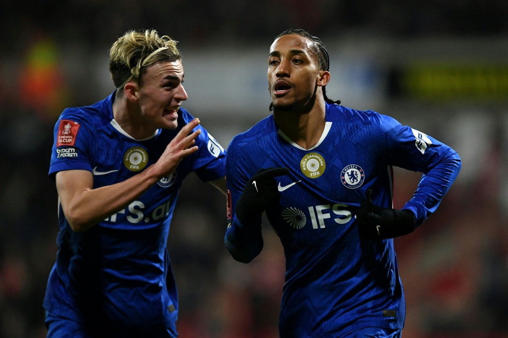 Chelsea derrota Wrexham no prolongamento e avança aos quartos da Taça de Inglaterra