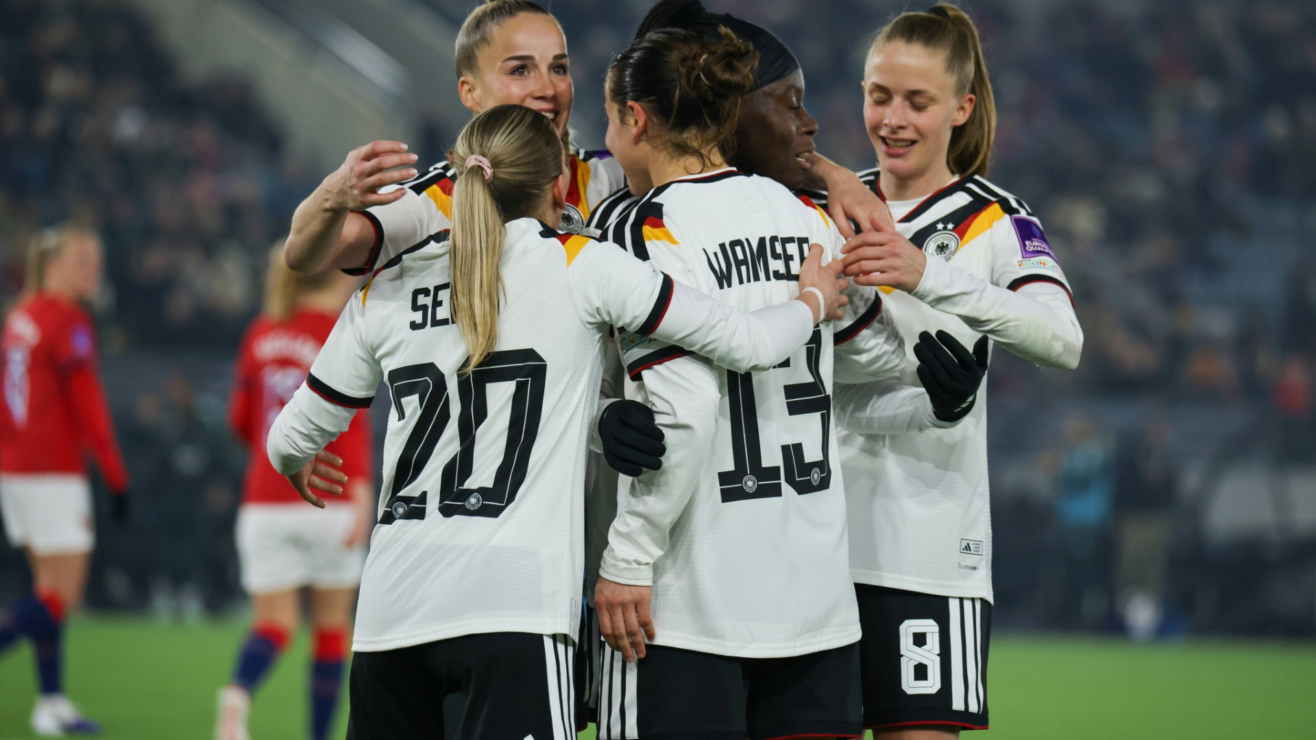 Beeindruckend dominante DFB-Frauen im WM-Quali Rhythmus Wück lobt Berger