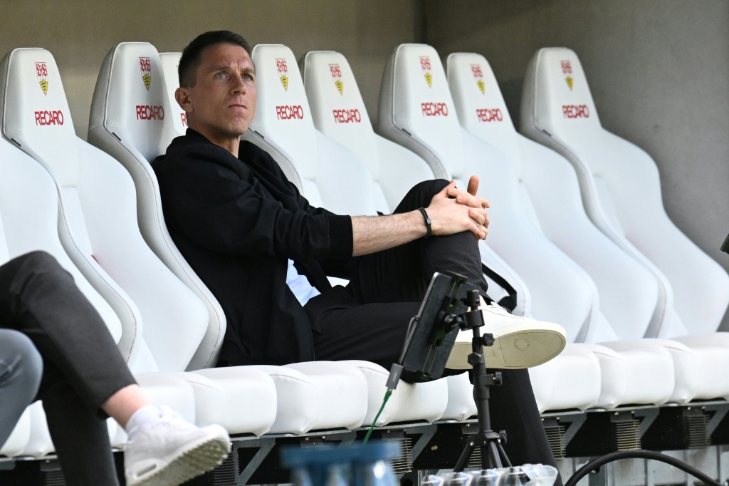 Wolfsburg ontslaat trainer Bauer terwijl degradatie dreigt