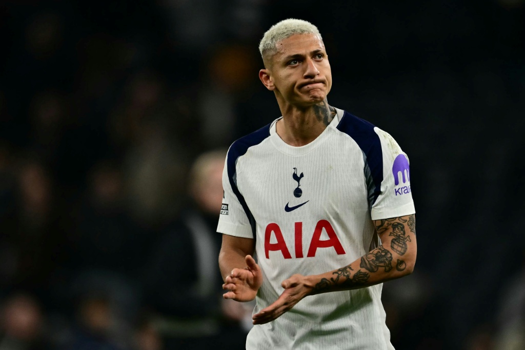 Potížní Spurs straší evropskými vzpomínkami v souboji s Atléticem