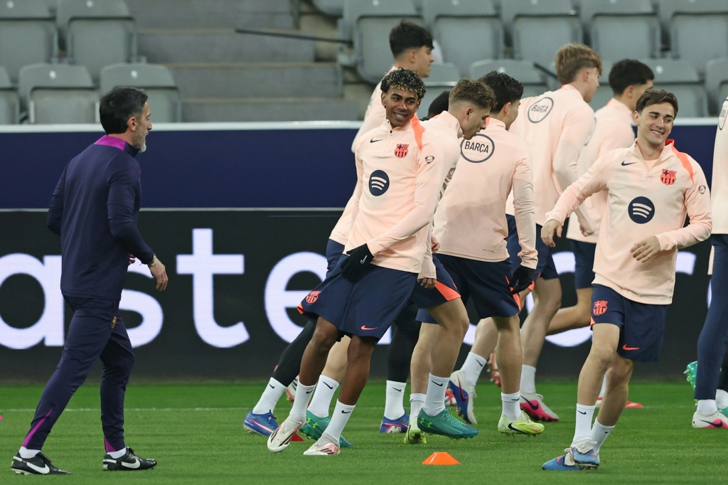 Barca deve conquistare la migliore lega al mondo nello scontro con il Newcastle: Flick