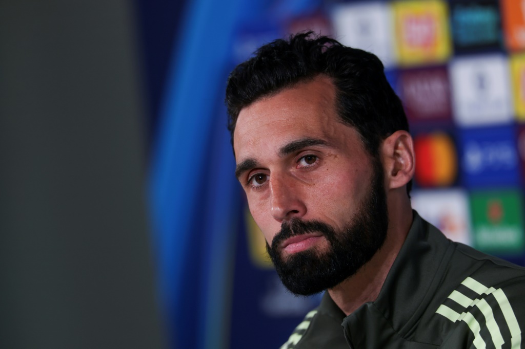 Arbeloa anuncia que Mbappé falhará no jogo com o City mas regresso surge em breve