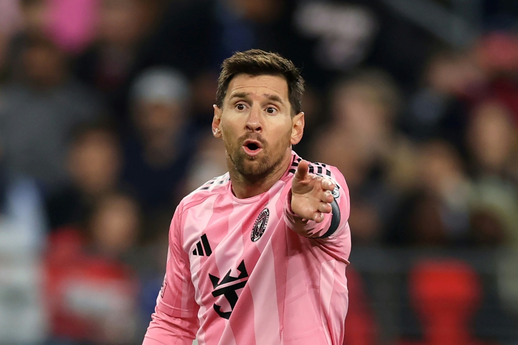 A escassos 900 golos Messi representa bem mais do que meras estatisticas afirma Mascherano