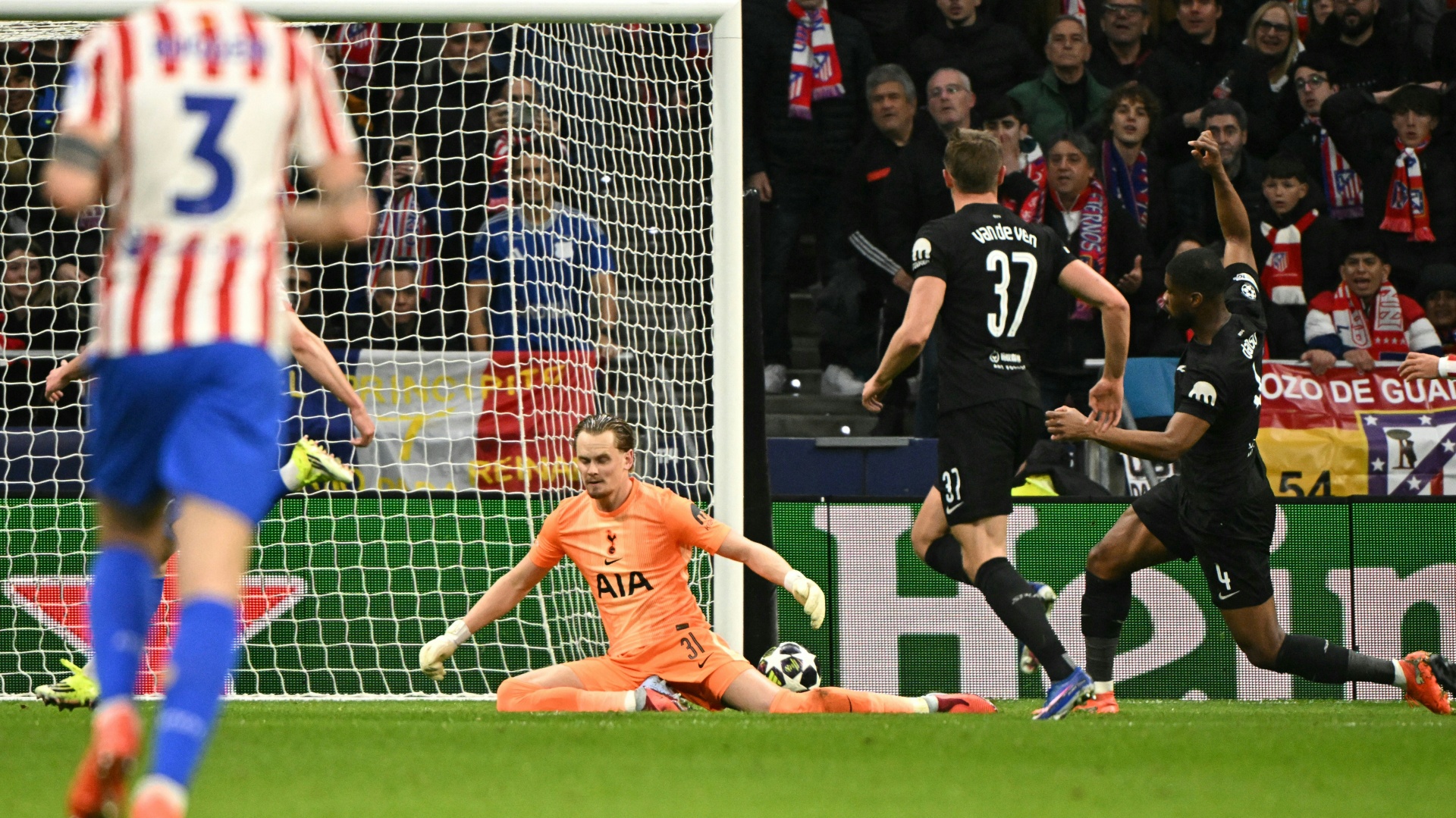 Zwei grobe Patzer: Tottenham Hotspur ersetzt Keeper nach 17 Minuten