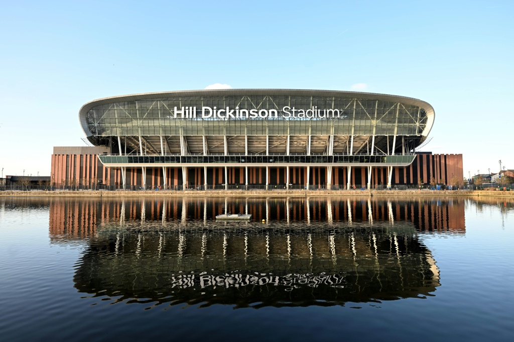 Foot: des stades tout neufs, moteur de croissance face aux droits TV incertains