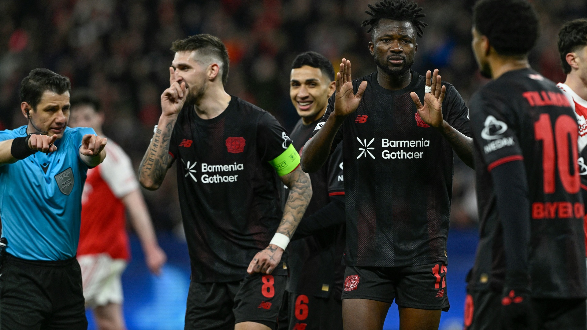 "Kristallklar": Bayer Leverkusen ringt mit dem verspäteten Elfmeterentscheid