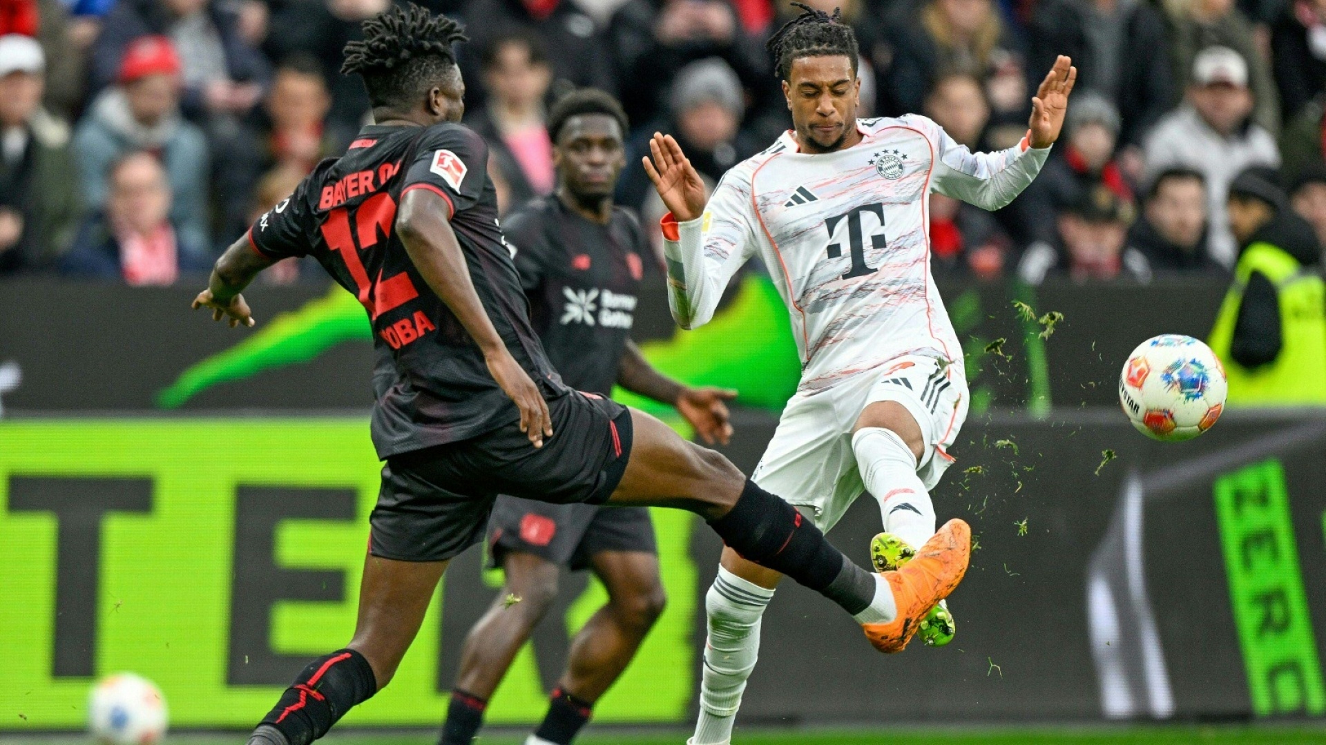 Trotz Unterzahl: Bayern holt Remis in Leverkusen