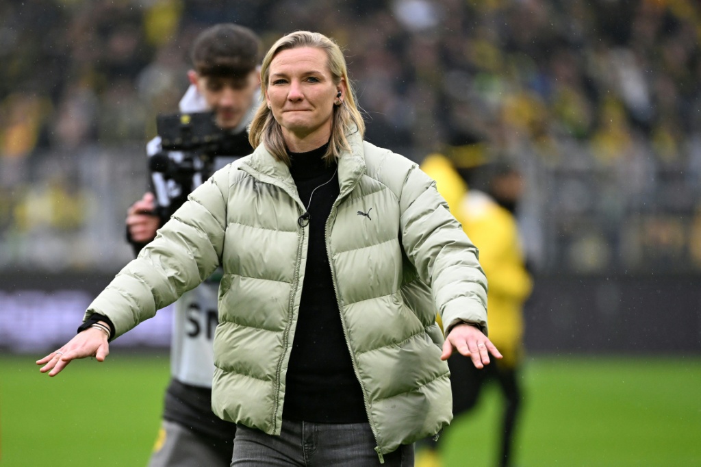 Voormalige Duitse vrouwenster Popp tekent bij Borussia Dortmund