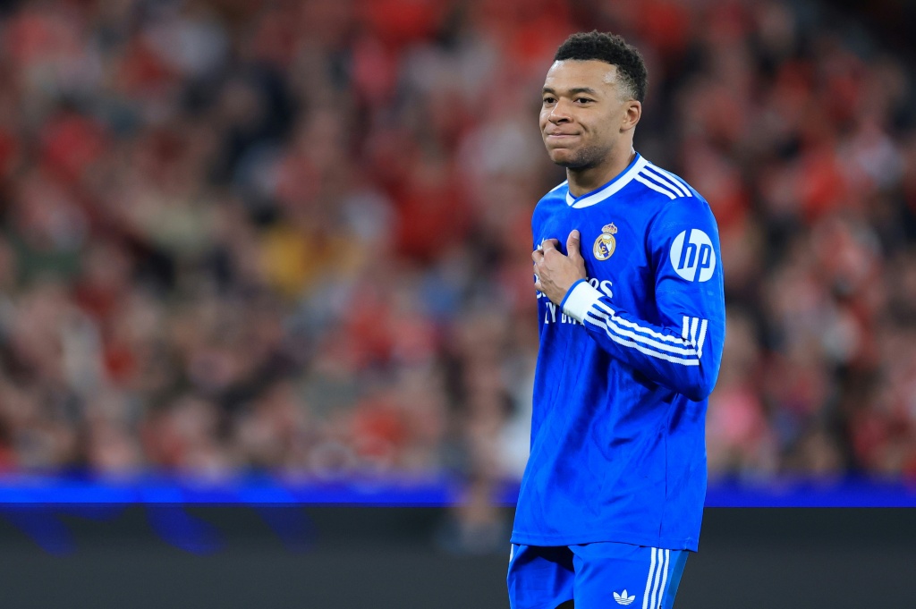 Mbappé regressa aos treinos do Real Madrid antes do jogo no Manchester City