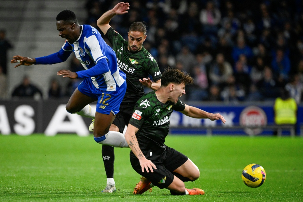 Oporto derrota 3-0 al Moreirense y consolida su posición al frente de la liga portuguesa