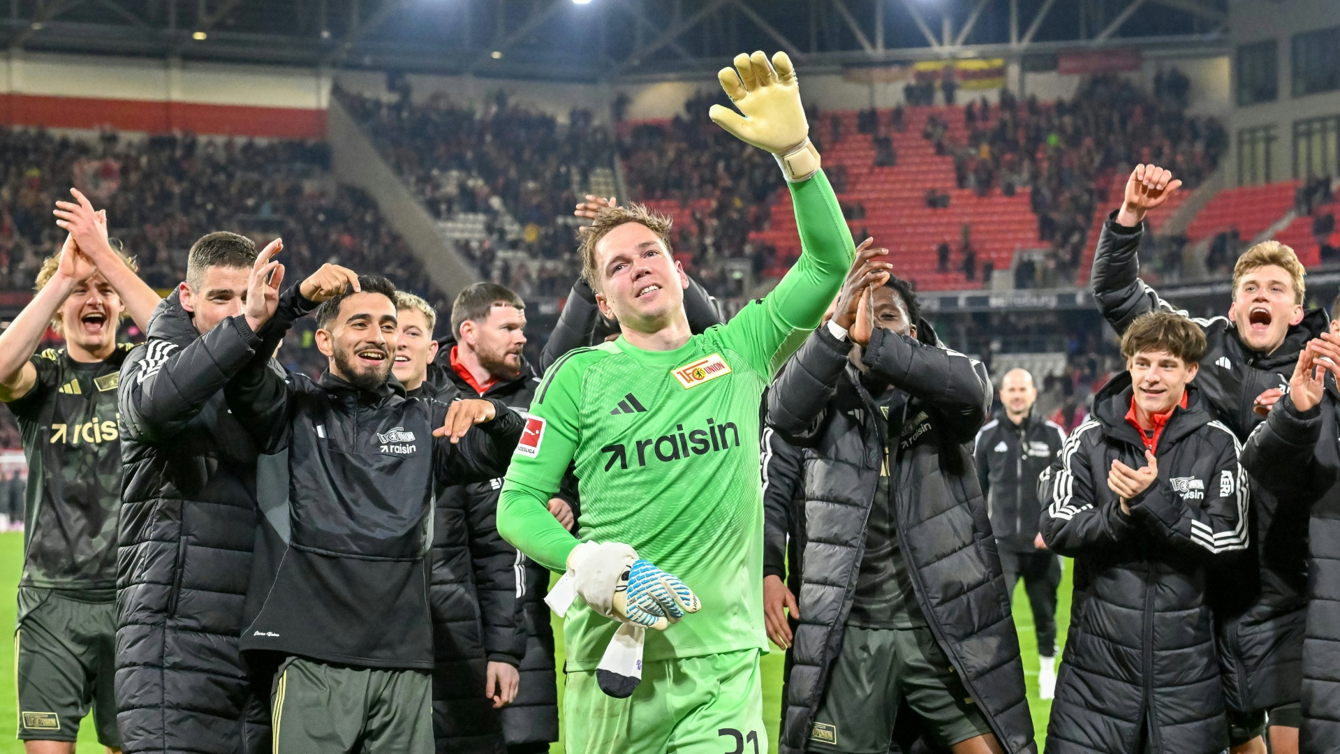 Union Berlins Keeper Raab muss nach erstem Einsatz wochenlang pausieren