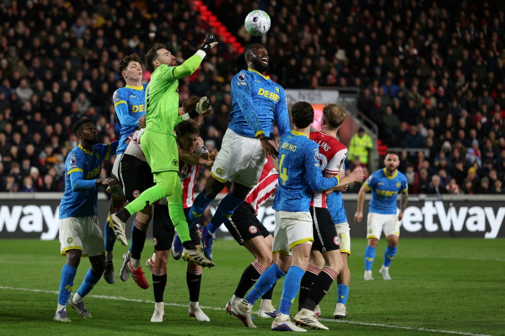 Zpětný boj Wolves frustruje Brentford