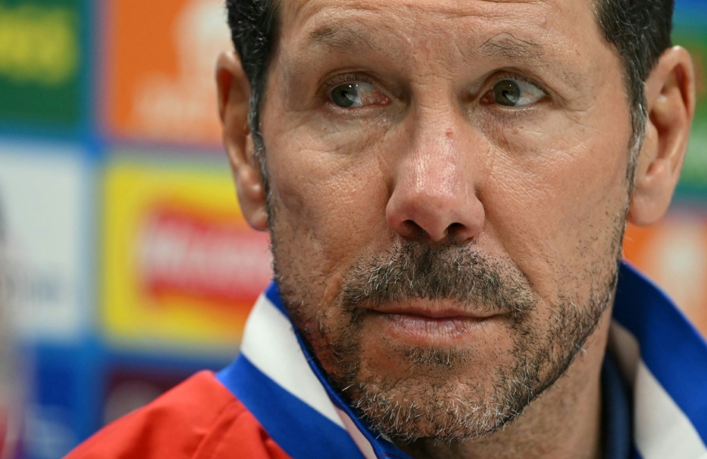 Diego Simeone manifiesta su admiracion por el defensor argentino Cuti Romero del Tottenham