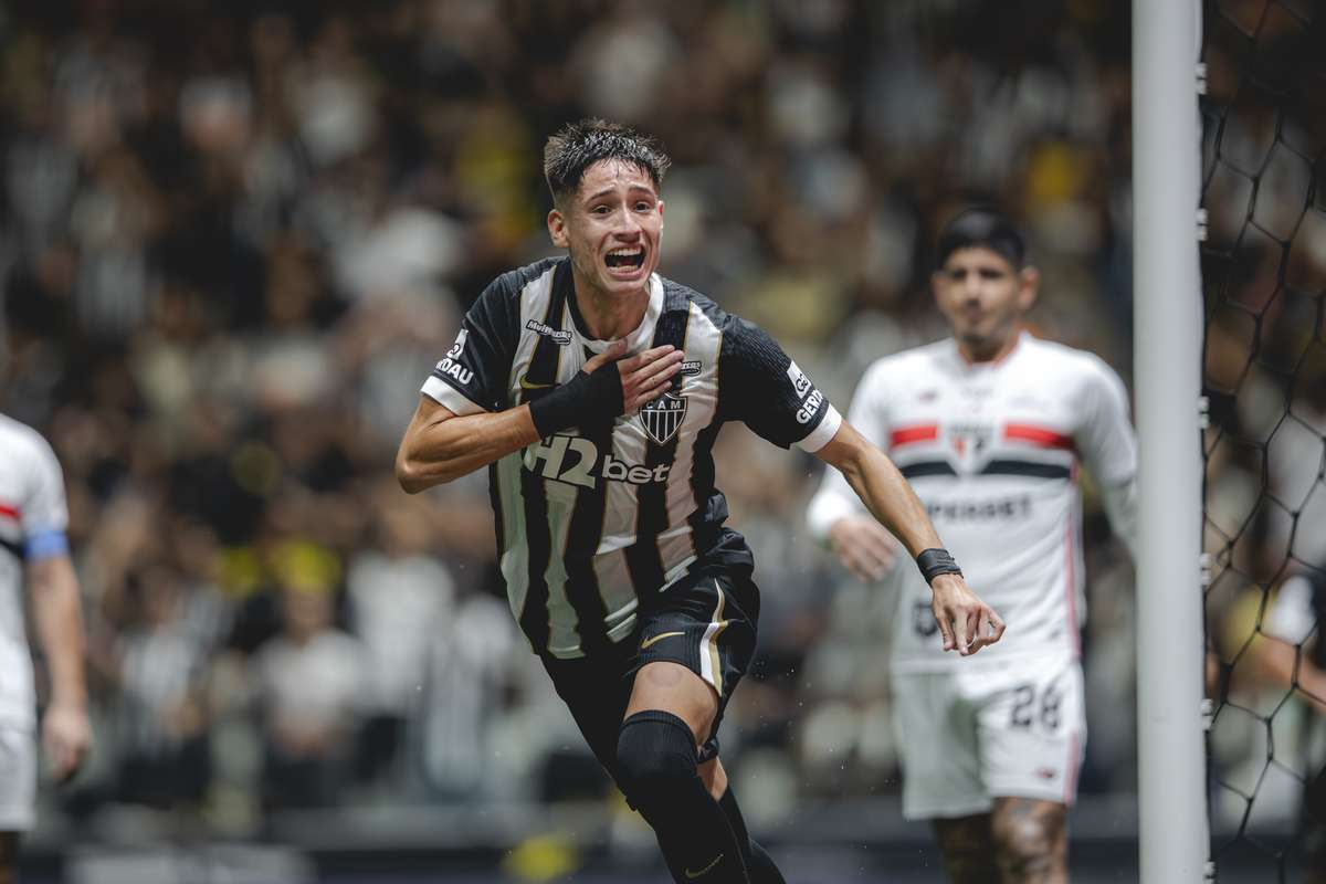 Atlético Mineiro acaba com a invencibilidade do São Paulo e Palmeiras ascende à liderança da Série A