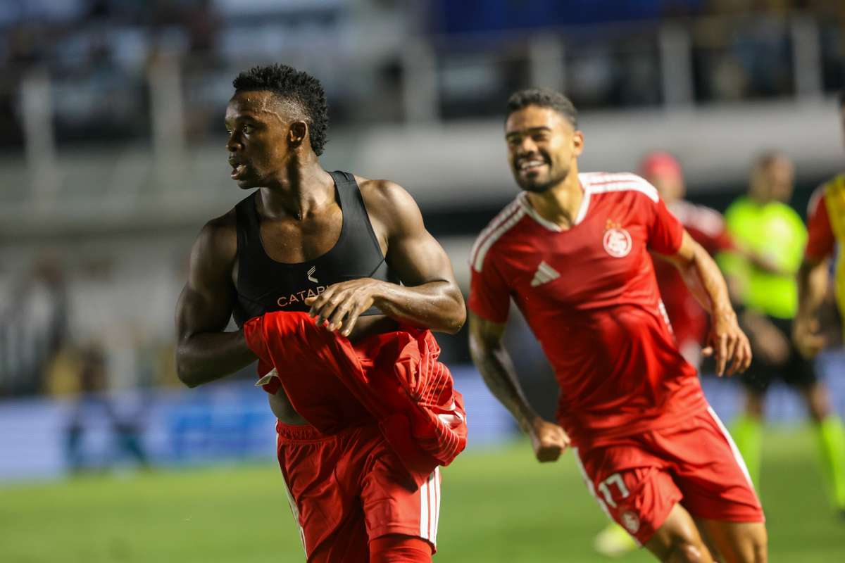 Brasileirão: Internacional aprofunda crise do Santos (1-2)