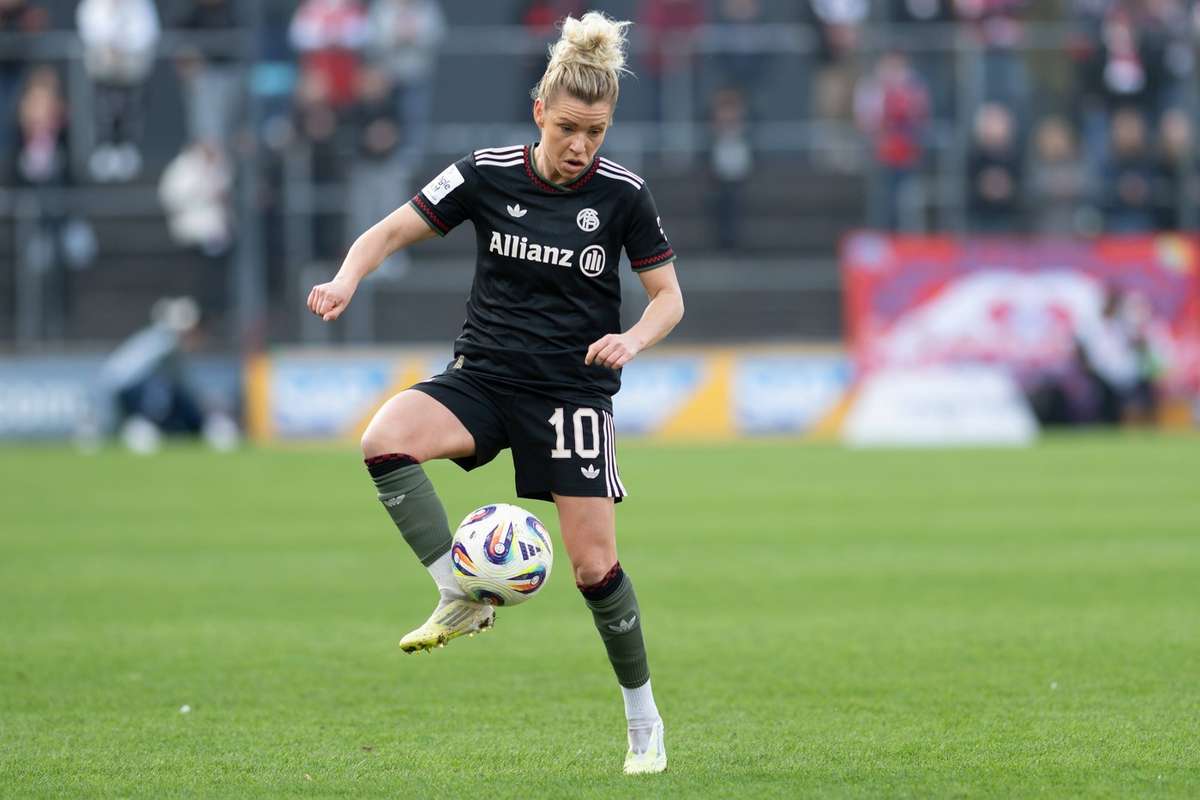 Langfristig engagiert: FC Bayern verlängert Vertrag mit Nationalspielerin Dallmann