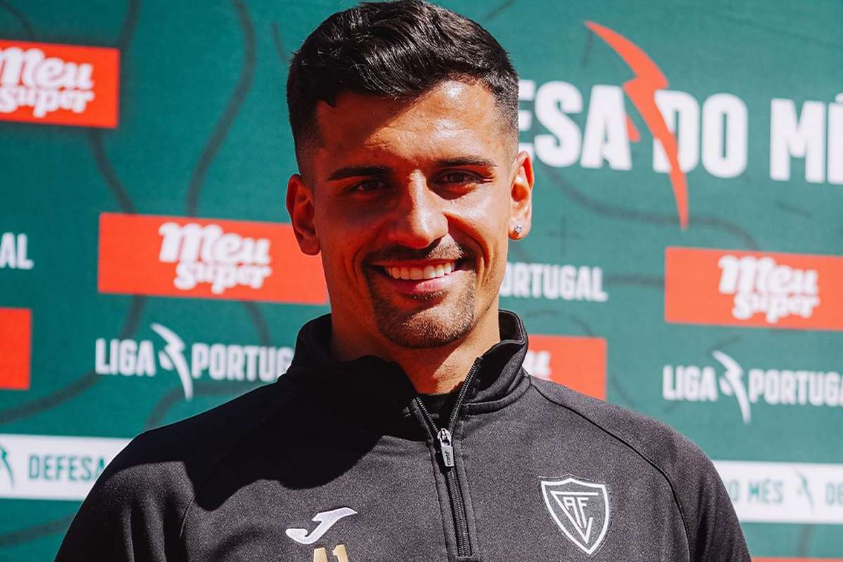 Liga 2 Anthony Correia do Académico de Viseu conquista prémio de melhor defesa do mês