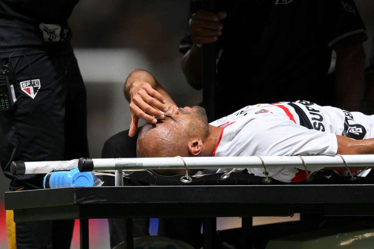 Lucas parte costela e falhará no São Paulo até maio