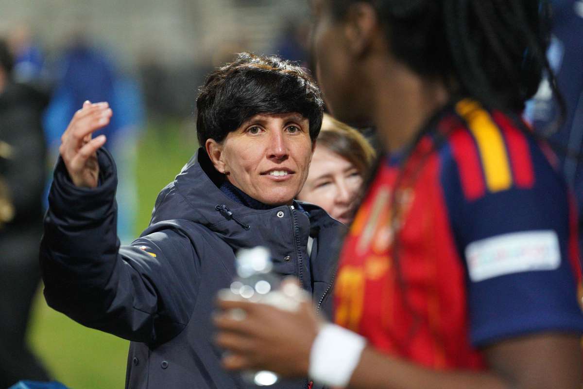 Feminino: FIFA aprova regra para aumentar o número de treinadoras