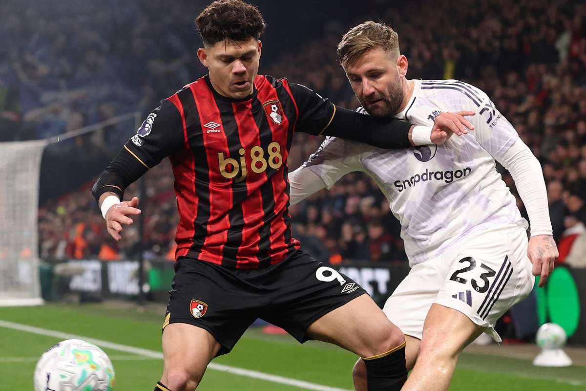 Manchester United empata frente ao Bournemouth apos penalti sofrido por avancado brasileiro