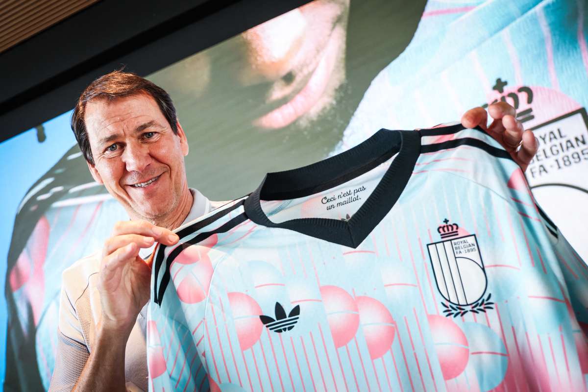 Mundial-2026: A nova camisola da Bélgica em homenagem a René Magritte