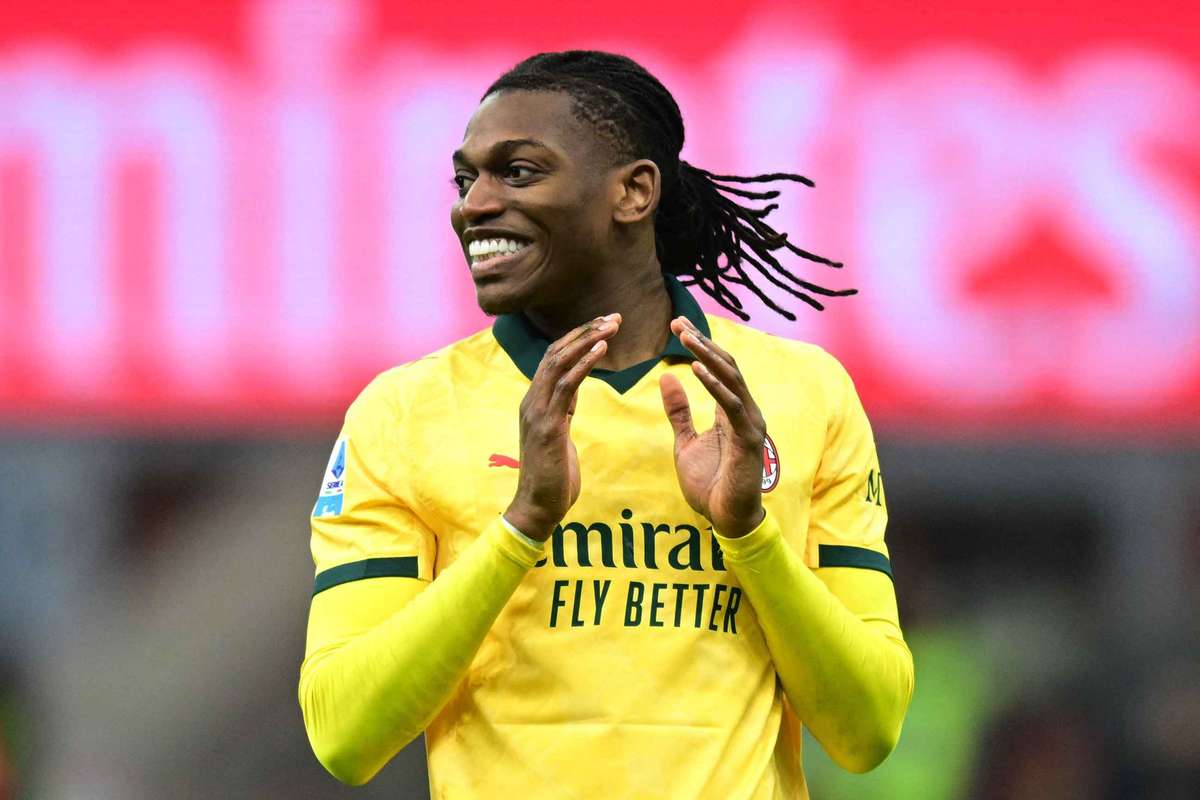 Rafael Leão convocado por Roberto Martínez mas em dúvida para o jogo frente ao Torino