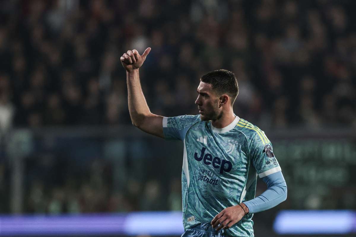 Vlahovic regressa à lista de convocados da Juventus após quatro meses inativo