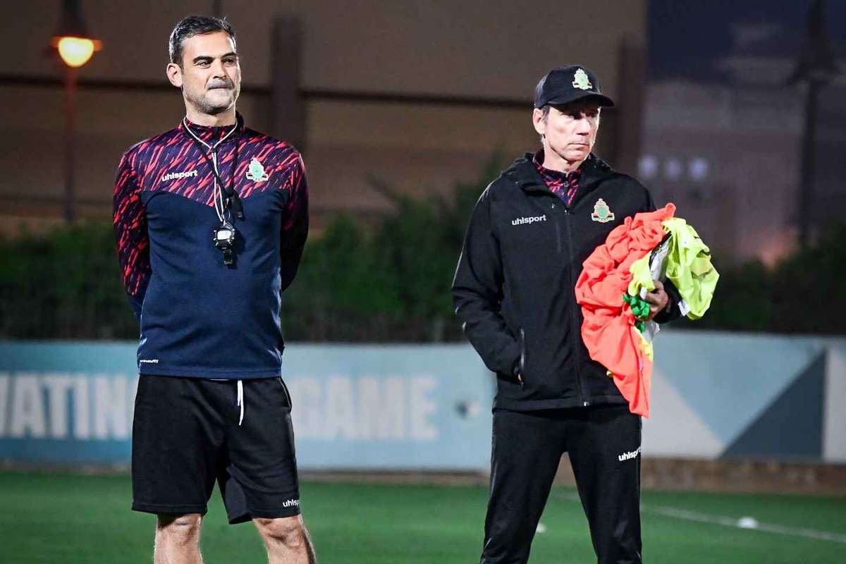 FAR Rabat orientado por Alexandre Santos qualifica se para as meias finais da Liga dos Campeões Africana apos vitoria por 1 2