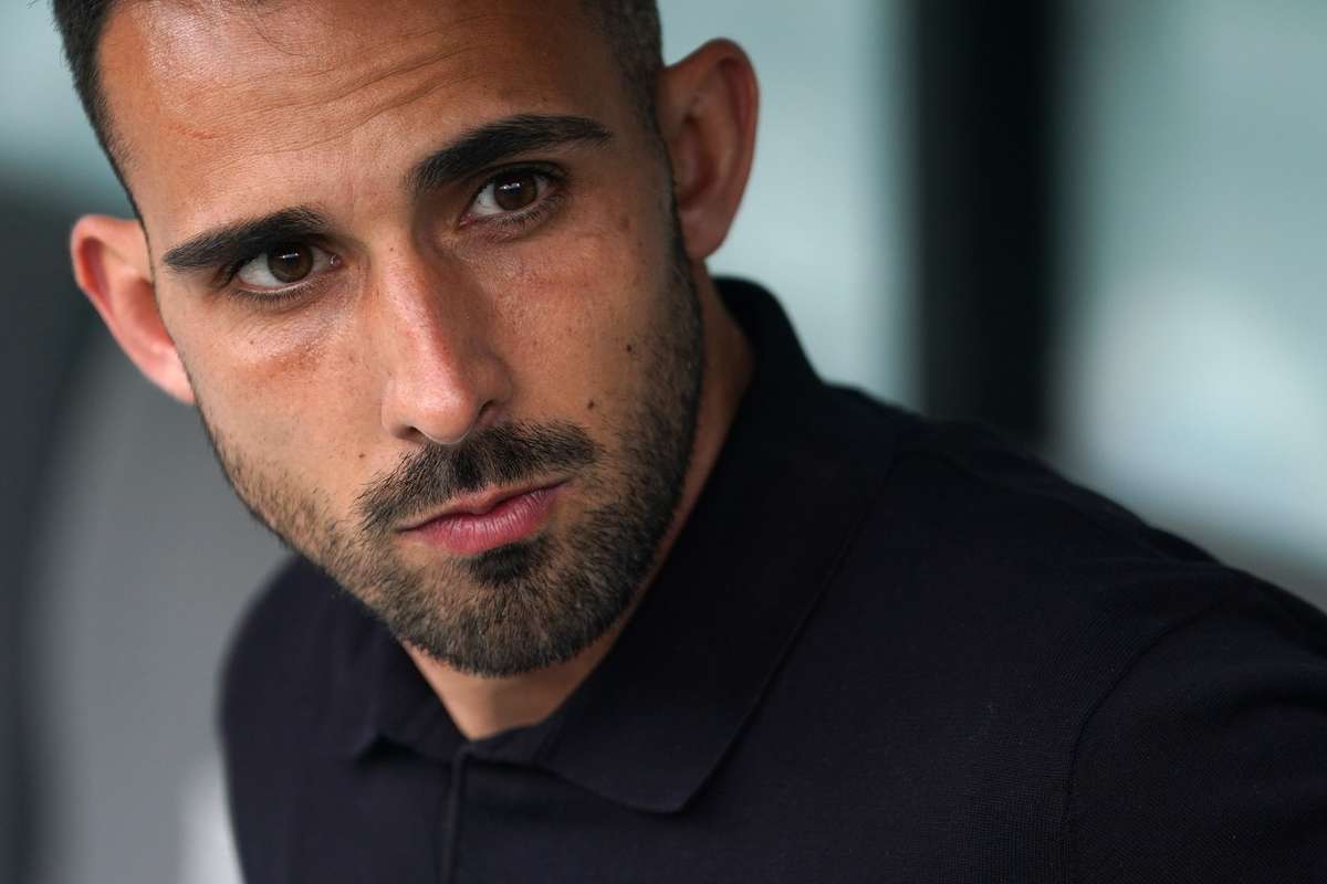 Gil Lameiras nota evolução no Vitória SC mesmo após revés 'Progredimos bastante na defesa'