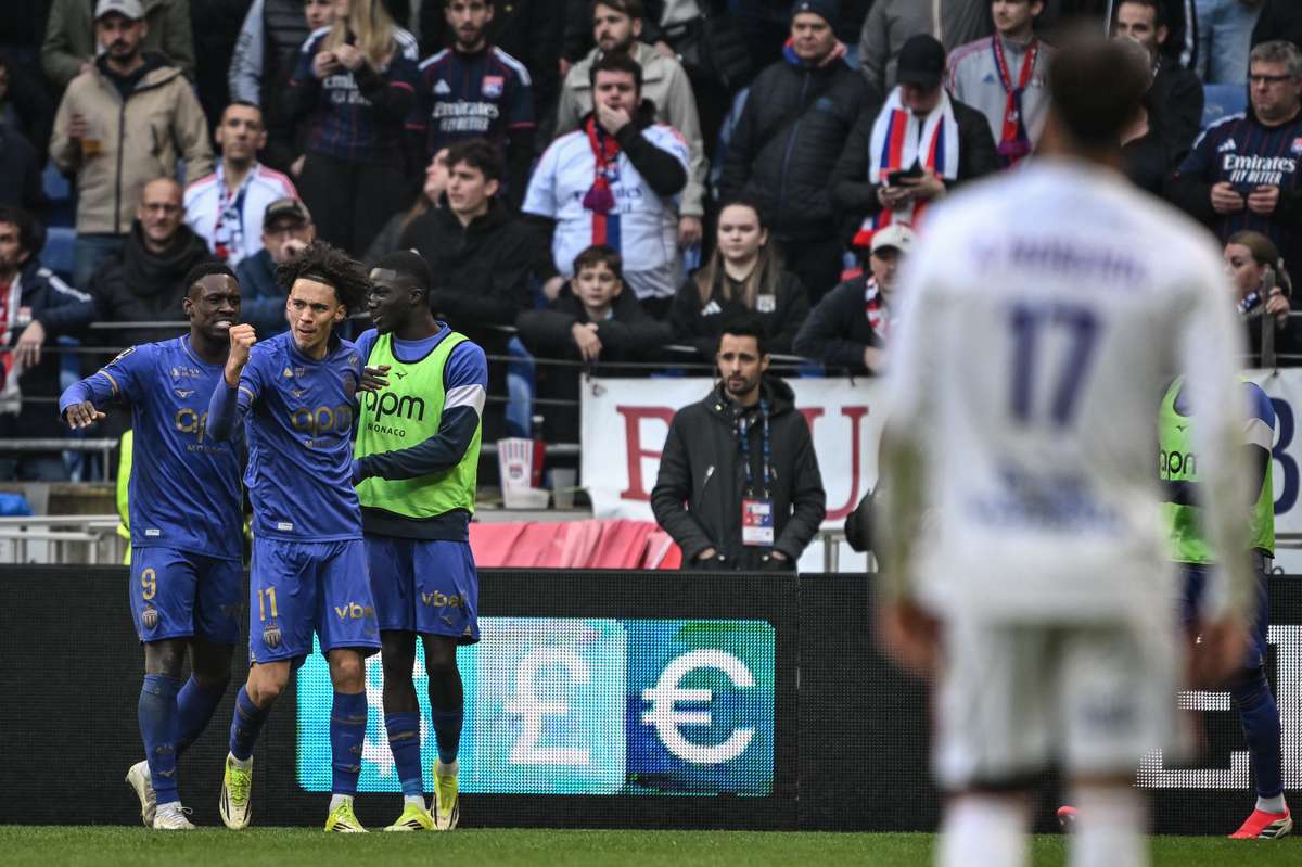 Monaco triomphe de Lyon au Groupama Stadium et avance dans le classement