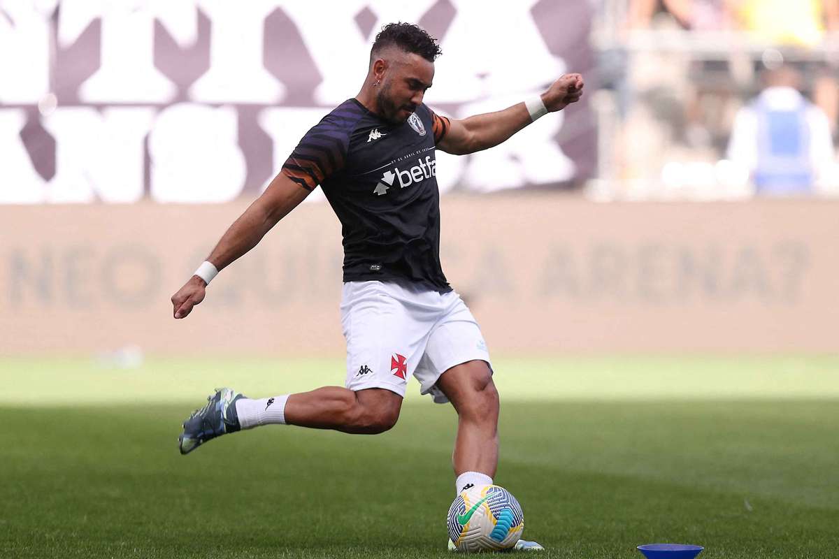 Former France and West Ham midfielder Payet retires from football