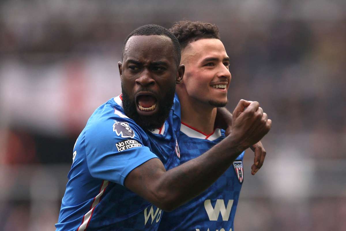 Lutsharel Geertruida Siap Gantikan Jurrien Timber yang Cedera di Timnas Belanda