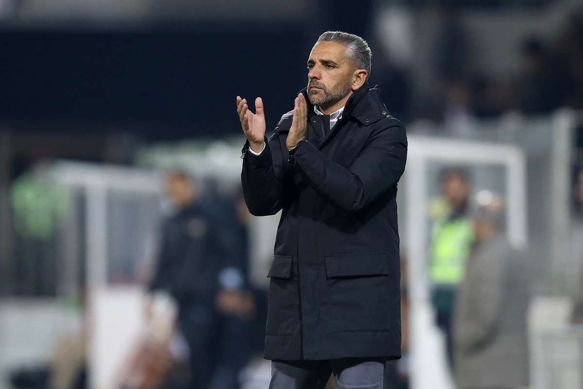 Rui Borges comenta o cartão amarelo por suposta simulação de Suárez: 'Achei que seria o branco'