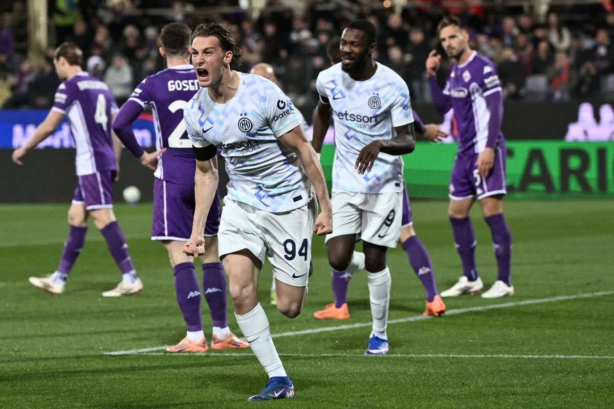 Serie A: Ndour iguala para o Inter em Florença e Milan encosta ao líder (1-1)
