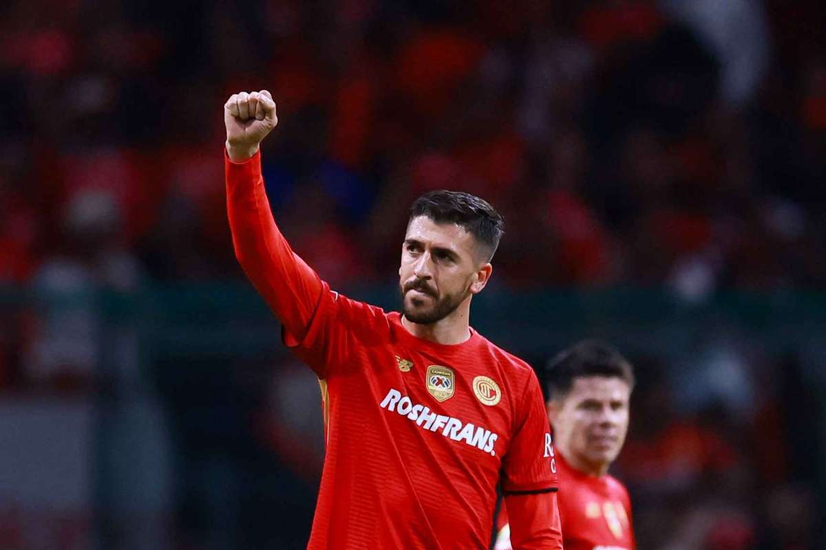 Mundial 2026: Paulinho chamado para os amigáveis da seleção após as dispensas de Mora e Leão